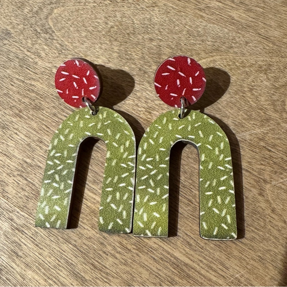 NWT Green and Red Wooden Dangle Earrings